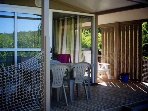 CHALET 5 personnes - 28m² CONFORT 2 chambres + terrasse semi-couverte