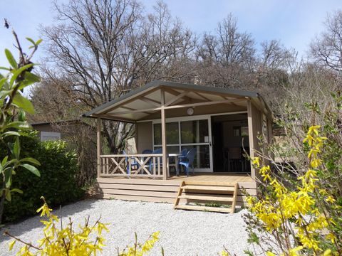 CHALET 5 personnes - 28m² CONFORT 2 chambres + terrasse semi-couverte