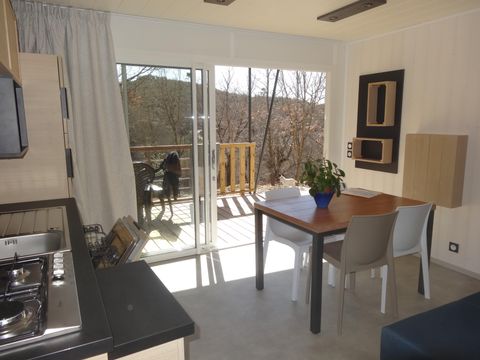 CHALET 5 personnes - Chalet 32m² PREMIUM - 2 chambres + terrasse semi-couverte + TV + LV + climatisation