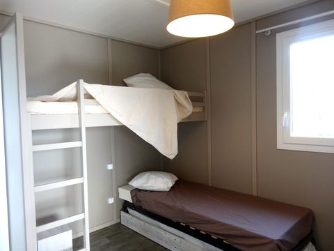 CHALET 5 personnes - Chalet 32m² PREMIUM - 2 chambres + terrasse semi-couverte + TV + LV + climatisation
