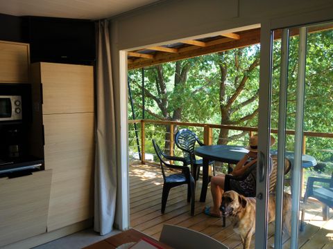 CHALET 5 personnes - Chalet 32m² PREMIUM - 2 chambres + terrasse semi-couverte + TV + LV + climatisation