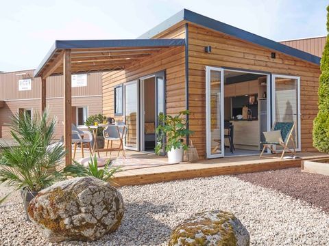 CHALET 5 personnes - Chalet Premium 28m² 2 chambres / terrasse semi-couverte / TV / climatisation