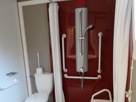 Chalet 5 personnes - 35m² CONFORT+ - 2 chambres - Terrasse couverte - Adapté aux personnes à mobilité réduite