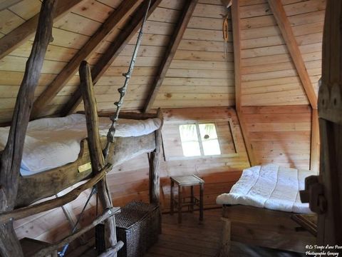 HÉBERGEMENT INSOLITE 3 personnes - Cabane dans les arbres - Pêcheur