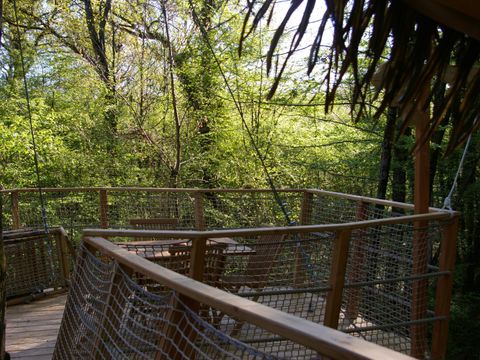 Hébergement 4 personnes - Cabane dans les arbres - Ecureuils
