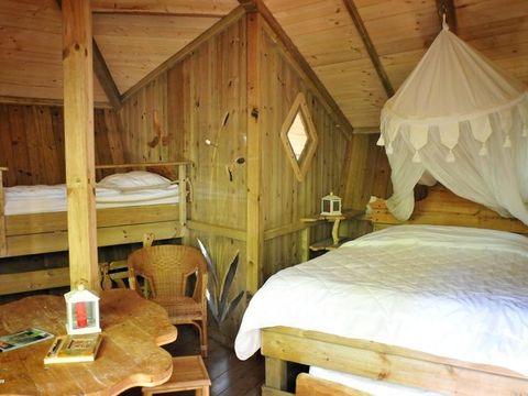 HÉBERGEMENT INSOLITE 5 personnes - Cabane dans les arbres - Cabane des Lutins