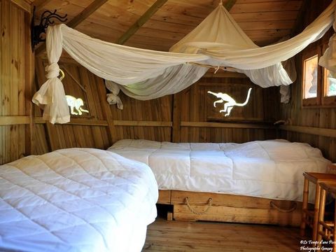 HÉBERGEMENT INSOLITE 6 personnes - Cabane dans les arbres - Ouistitis