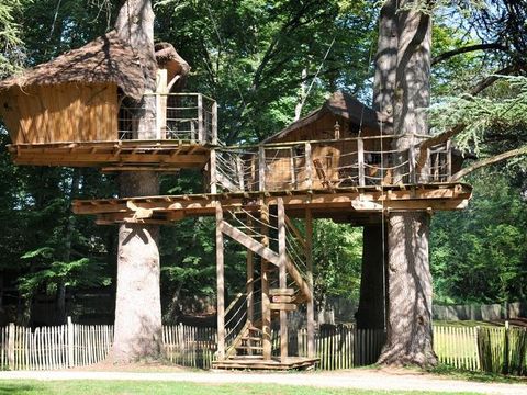 HÉBERGEMENT INSOLITE 6 personnes - Cabane dans les arbres - Ouistitis