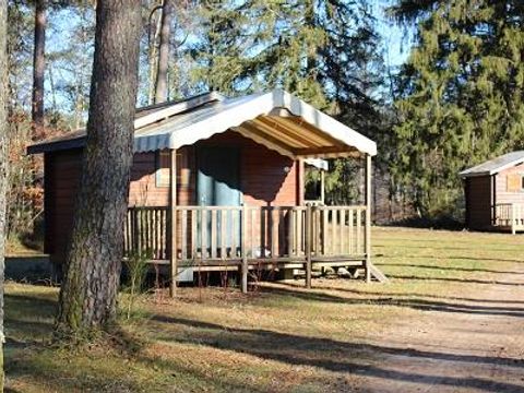 CHALET 4 personnes - Mini-chalet 12m² - 1 chambre (sans sanitaires) - terrasse couverte