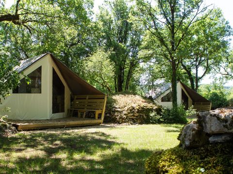 Tente en toile et en bois 4 personnes - Tente confort - 2 chambres - cuisine - sans sanitaires 4 pers.