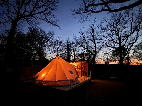 TENTE 2 personnes - Tente Nomade Insolite - 1 chambre - avec cuisine et sanitaire privé