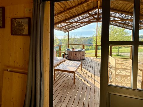 HÉBERGEMENT INSOLITE 2 personnes - Cabane Minca Jacuzzi & Vue Vallée 1 chambre