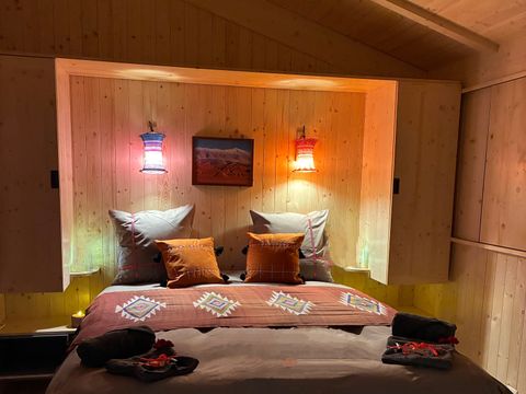 HÉBERGEMENT INSOLITE 2 personnes - Cabane Minca Jacuzzi & Vue Vallée 1 chambre
