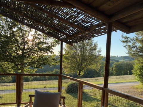 HÉBERGEMENT INSOLITE 2 personnes - Cabane Minca Jacuzzi & Vue Vallée 1 chambre