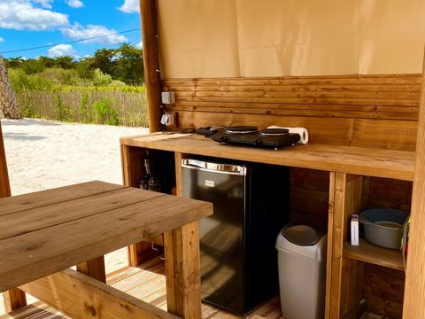 HÉBERGEMENT INSOLITE 2 personnes - Bivouac sans sanitaires - Frigo + plaque de cuisson HÉBERGEMENT INSOLITE 2 personnes - Bivouac sans sanitaires - Frigo + plaque de cuisson