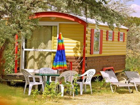 HÉBERGEMENT INSOLITE 4 personnes - Roulotte 1 Chambre 4 Personnes non sanitarisée HÉBERGEMENT INSOLITE 4 personnes - Roulotte 1 Chambre 4 Personnes non sanitarisée