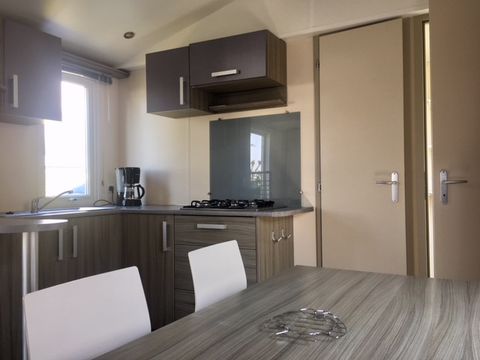 Mobilhome 4 personnes - LOISIR CONFORT 2ch/4p - 25m² - Terrasse parasol 4 pers