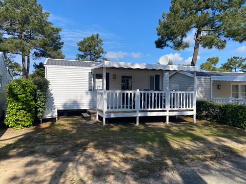 Mobilhome 4 personnes - LOISIR CONFORT 2ch/4p - 25m² - Terrasse couverte 4 pers