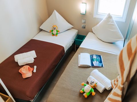 MOBILHOME 5 personnes - Confort 2 ch / 1 sdb (arrivée le dimanche)
