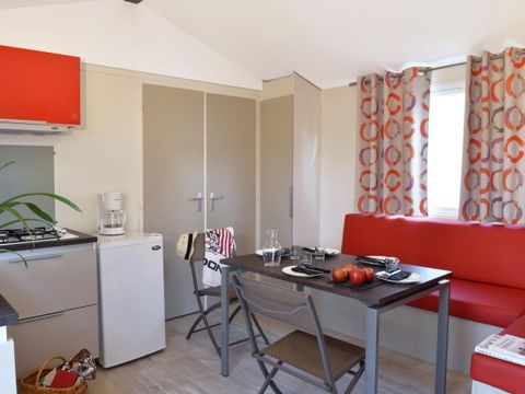 Mobilhome 4 personnes - DIM - LOISIRS CONFORT 2ch/4p - 25m² - Terrasse parasol 4 pers