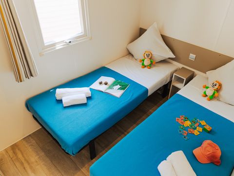 Mobilhome 6 personnes - DIM - LOISIR CONFORT 3ch/ 6p - 36m² - Terrasse couverte 6 pers
