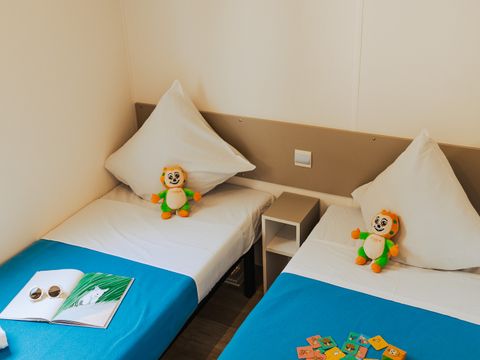 MOBILHOME 6 personnes - COTTAGE CONFORT 3ch / 6p - 35m² - Terrasse parasol - DIM