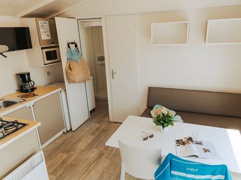 Mobilhome 4 personnes - LOISIR CONFORT 2ch/4p - 25m² - Terrasse intégrée 4 pers