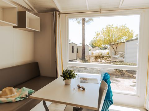 Mobilhome 4 personnes - LOISIR CONFORT 2ch/4p - 25m² - Terrasse intégrée 4 pers