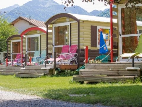 HÉBERGEMENT INSOLITE 4 personnes - Roulotte SANS SANITAIRES