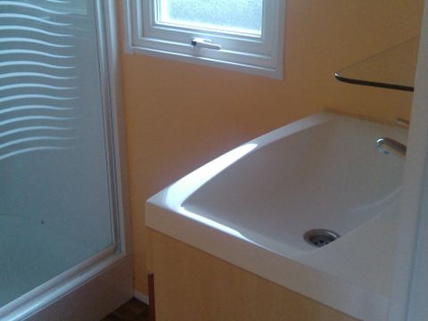 MOBILHOME 4 personnes - CAMPING ACAPULCO/ MH 2 chambres Standard (+12ans) Terrasse couverte 21-25m² 4 pers