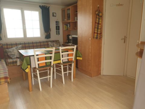 MOBILHOME 4 personnes - CAMPING ACAPULCO/ MH 2 chambres budget Terrasse couverte (modèle +de 15ans) 21-25m² 4 pers