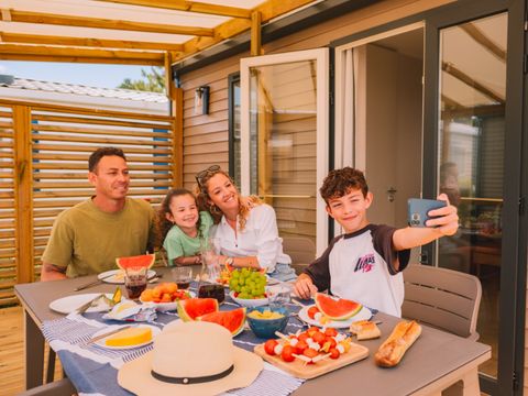 MOBILHOME 6 personnes - PREMIUM 3 chambres env 33m² avec terrasse