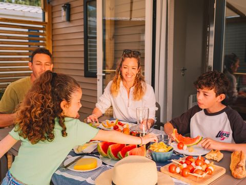 MOBILHOME 4 personnes - VIP 2 chambres 33m² - Pack-Vip inclus (linge,tv,wifi...)