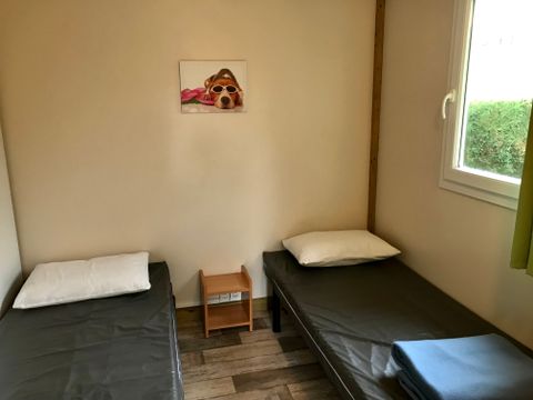 HÉBERGEMENT INSOLITE 4 personnes - pagode de bouddha 1/4 pers