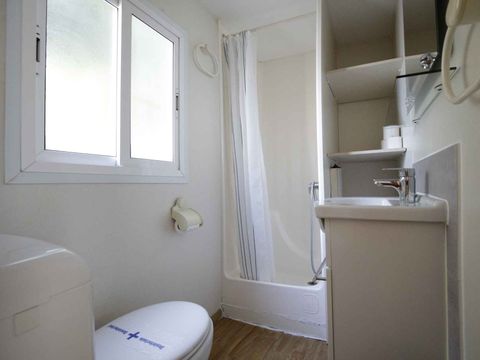 BUNGALOW 4 personnes BUNGALOW 4 personnes