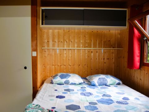CHALET 6 personnes - Chalet 24m² - 2 chambres - sans sanitaires 2/6 pers.