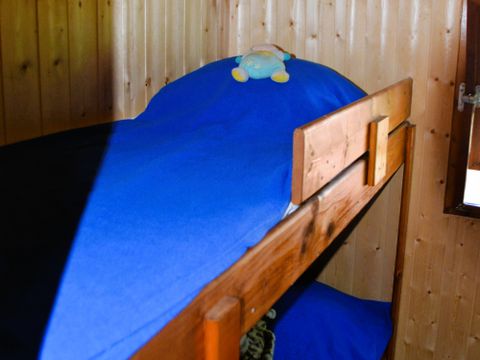 CHALET 6 personnes - Chalet 24m² - 2 chambres - sans sanitaires 2/6 pers.