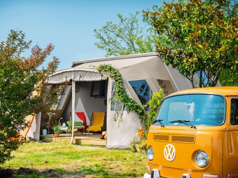 Tente en toile et en bois 4 personnes - Coco Chrono 20m² - 2 chambres avec sanitaire 1/4 pers