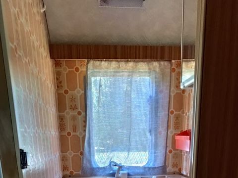 CARAVANE 4 personnes - année 70