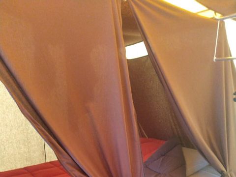 TENTE 4 personnes - Espace (sans sanitaires)