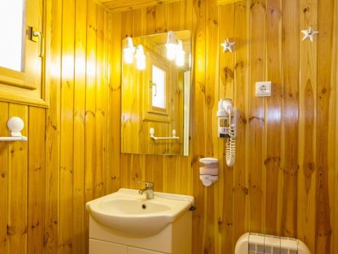 BUNGALOW 4 personnes - N°1 Montagnes Universelles