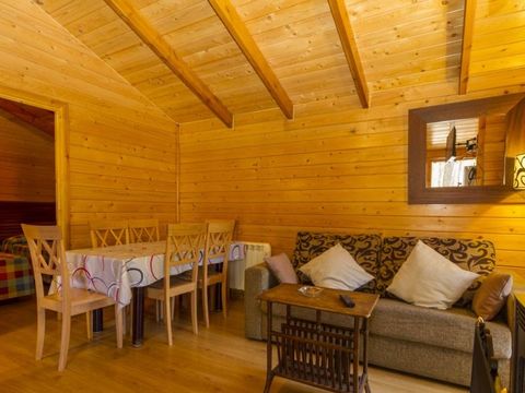 BUNGALOW 4 personnes - N°3 Bronchales