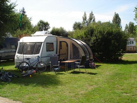 Emplacement - Emplacement Grand Confort XL 120-150 m² (Branchement Eau + Assainissement + Electrique 10 amp)