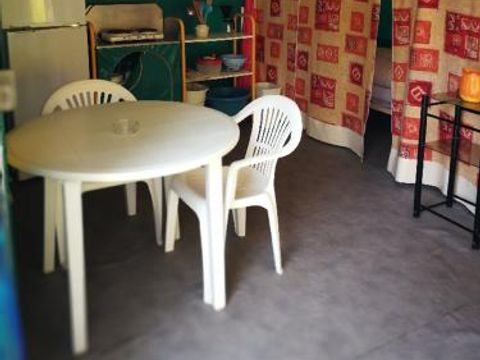 TENTE 5 personnes - Tente meublée Kiwi 25 m² + terrasse 9 m² + auvent 5 pers