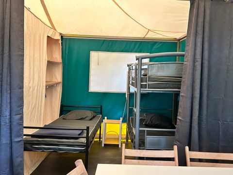 TENTE 5 personnes - Tente meublée Kiwi 25 m² + terrasse 9 m² + auvent 5 pers