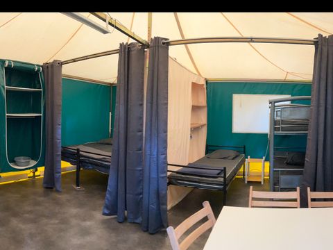 TENTE 5 personnes - Tente meublée Kiwi 25 m² + terrasse 9 m² + auvent 5 pers