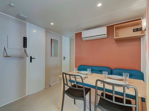 BUNGALOW 6 personnes - Mobil-home | Comfort | 2 Ch. | 4/6 Pers. | Terrasse surélevée | Clim.