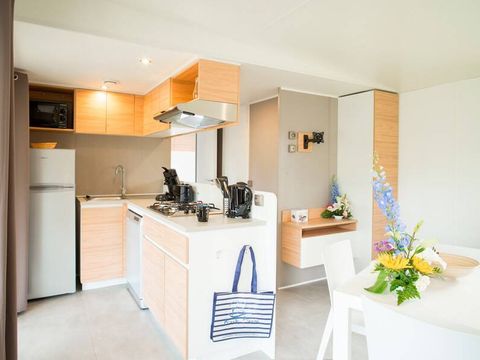 MOBILHOME 8 personnes - Mobil-home | Ultimate | 3 Ch. | 6/8 Pers. | Terrasse surélevée | 2 SDB | Clim.