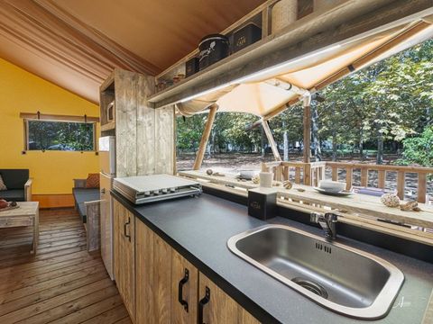 BUNGALOW TOILÉ 5 personnes - Luxury Lodge 4/5 personnes en zone J (2 chambres)