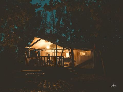 BUNGALOW TOILÉ 7 personnes - Luxury Lodge 6/7 personnes (2 chambres + clic clac dans le salon)